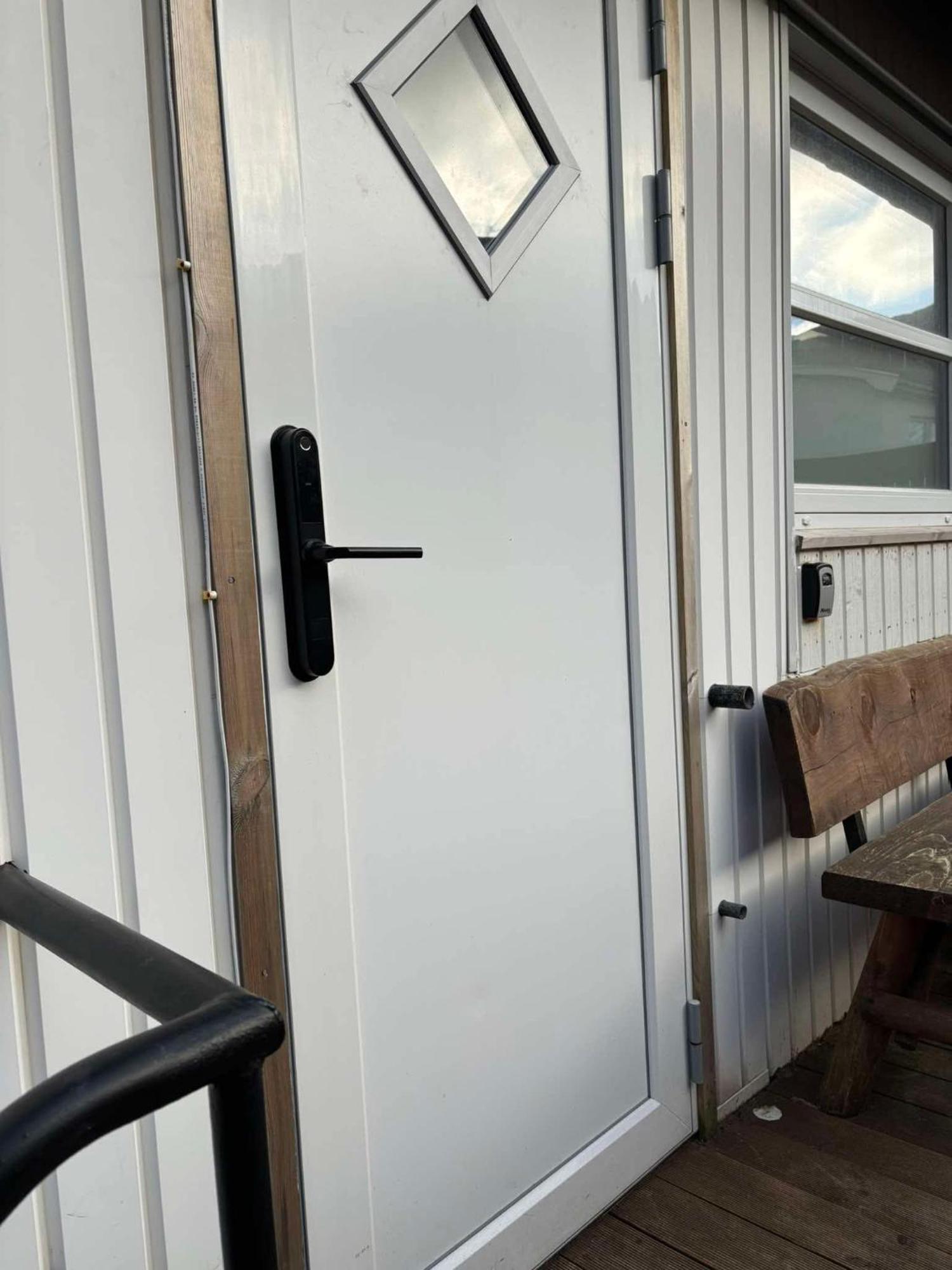 Brand New Flat In Central Klaksvik Luaran gambar